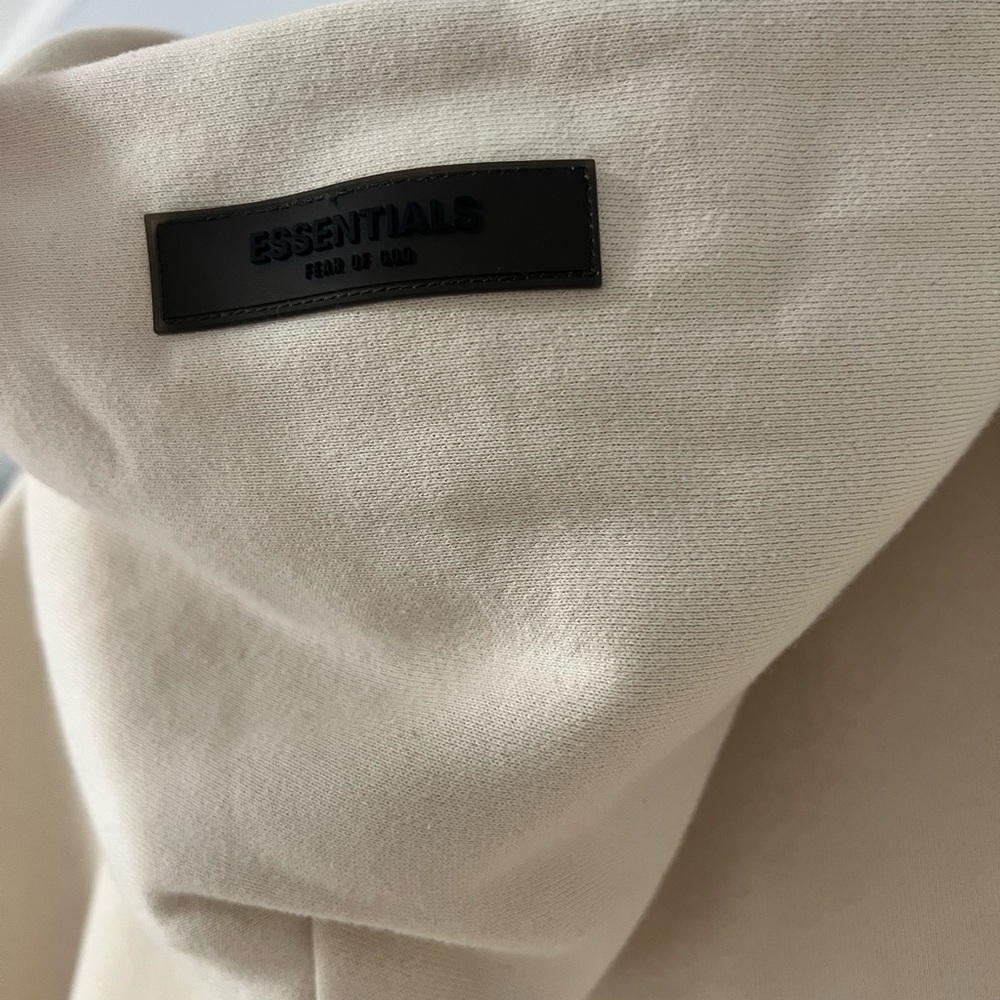 Essentials Beige - Fear of God Hoodie - Picture 4 of 4